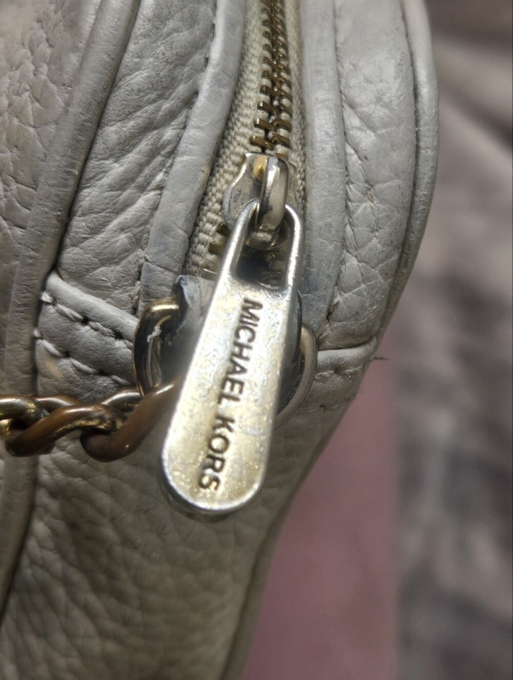 Mini Michael Kors Off White Pebbled Leather Crossbody Bag - Picture 9 of 13